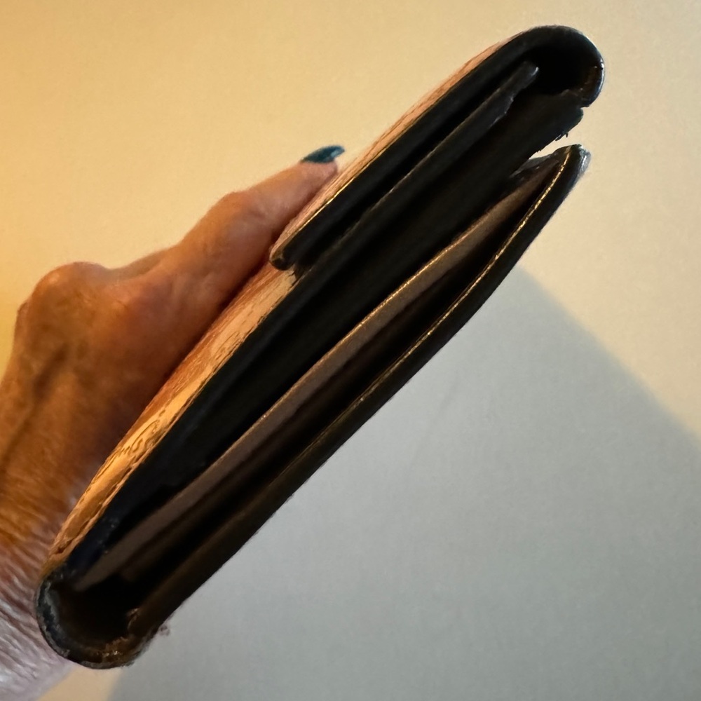 GUCCI Guccisima Patent Leather long Heart Wallet Authentic - Picture 7 of 16